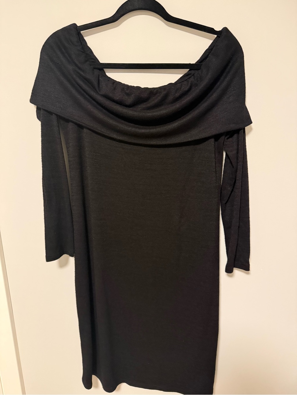 Wilfred Black Off-the-Shoulder Knit Dress